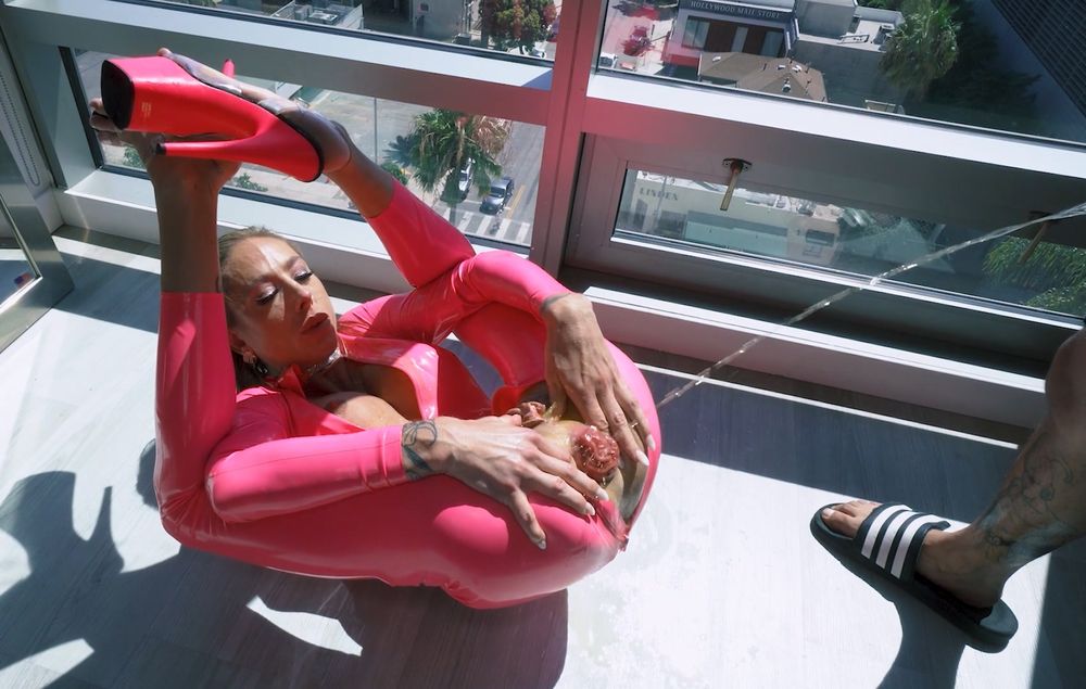 W427289851242823238332 14